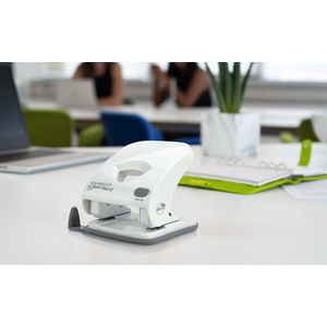 Picture 4 of Perforator Rapesco Germ-Savvy Less Effort Eco X5-40ps antibacterieel 2-gaats wit