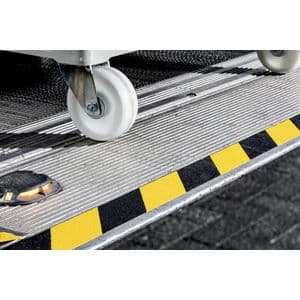 Picture 4 of Antisliptape DURALINE GRIP+ 25mmx15m geel-zwart
