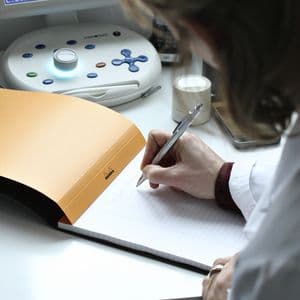 Picture 7 of Schrijfblok Rhodia A4 lijn 80 vel 80gr oranje
