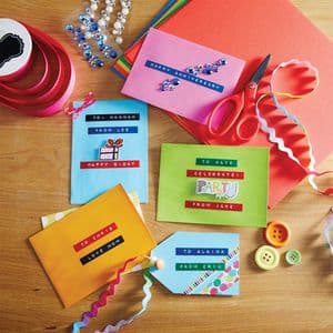 Picture 10 of Reliëftape Dymo embossing vinyl 9mm assorti 3 stuks