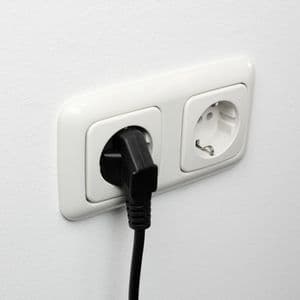 Picture 4 of Kabel ACT Netsnoer CEE 7/7 male - C13 zwart 3 meter