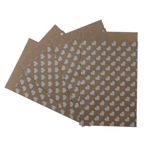 Picture 2 of Cadeauzakjes bruin kraft 12cm x 19cm grijs/wit hartjes 70gr / m2
