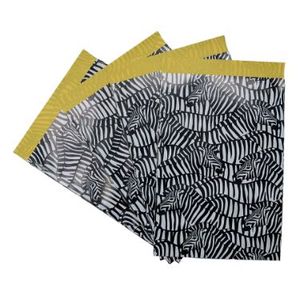 Picture 1 of Cadeauzakjes gestreken kraft 17cm x 25cm wit/zwart/geel zebra's 80gr / m2