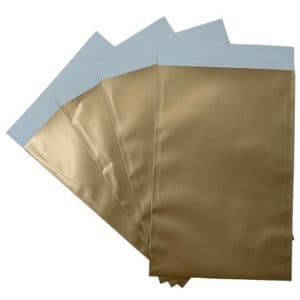 Picture 1 of Cadeauzakjes gebleekt kraft 17cm x 25cm goud onbedrukt 70gr / m2