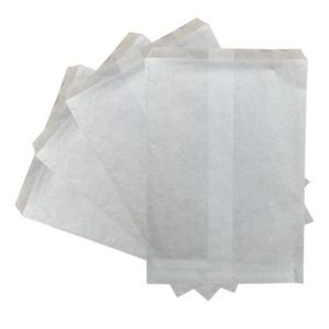 Picture 1 of Cadeauzakjes gebleekt kraft 21cm x 30cm wit onbedrukt 40gr / m2